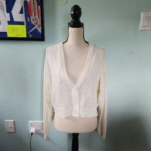 H&M Divided Off-White Cropped Sweater